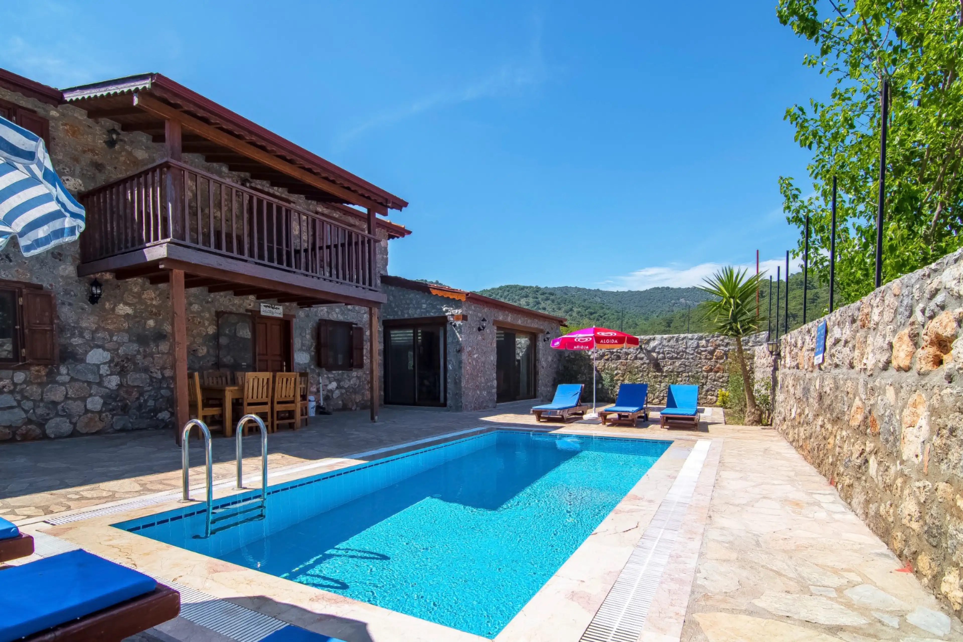 Villa Stone 