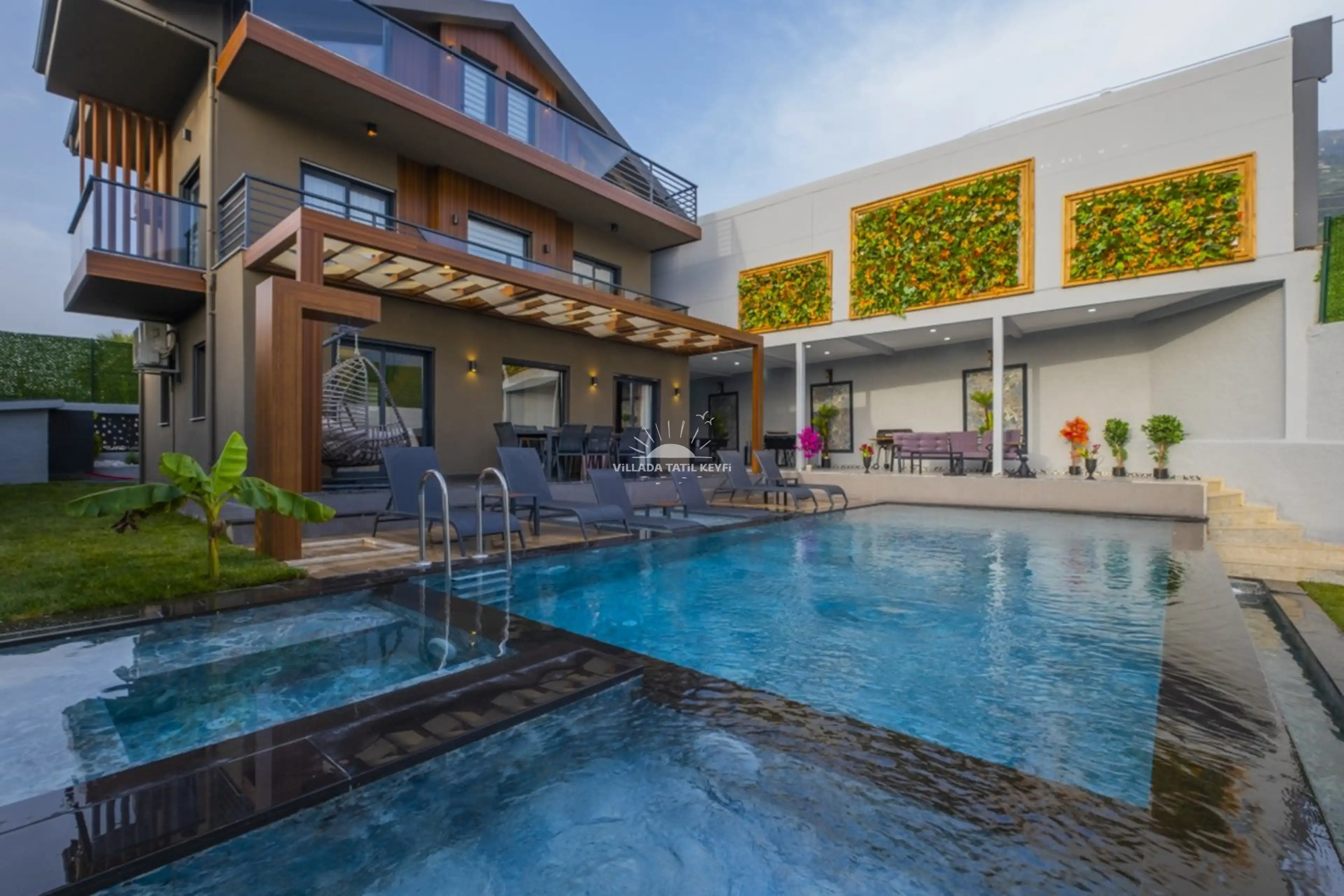 Master Center