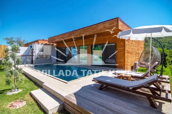 Villa Meşkim, 4 kişi kapasiteli özel havuzlu kısmi korunaklı kiralık villa.