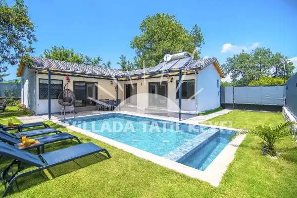 Villa Simay, Kayaköy de jakuzili havuzlu 4 kişilik muhafazakar villa.