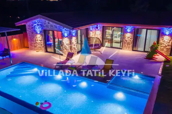 Villa Desiderio, Kalkan da çocuk havuzlu jakuzili korunaklı kiralık villa.