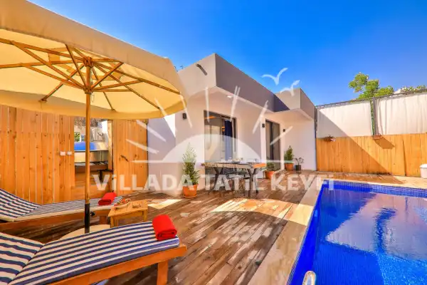 Kalkan Patara da saunalı jakuzili çovuk havuzlu 4 kişilik kiralık villa.
