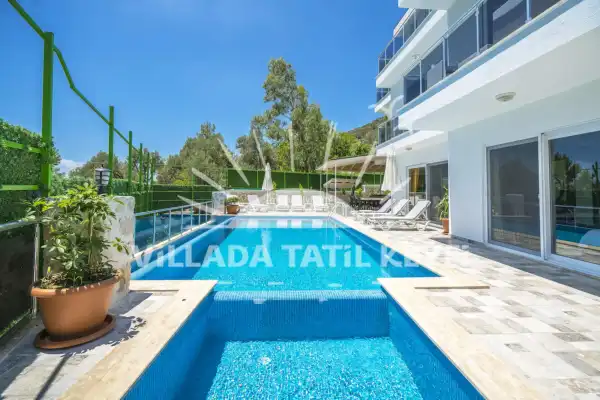 Villa Tik, muhafazakar kiralık on kişilik kiralık villa