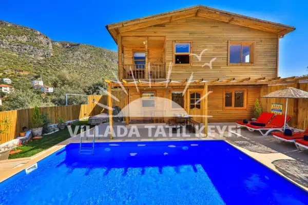 Villa Ateşim, Kaş Gökseki de havuzlu muhafazakar kiralık villa.