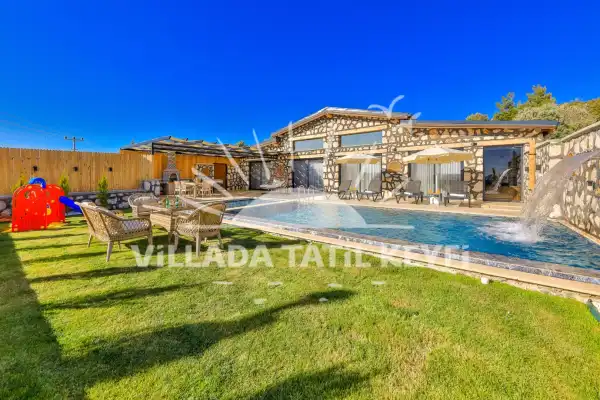 Villa Yıldız Çavdır | Kaş’ta Korunaklı Havuzlu Jakuzili Taş Villa