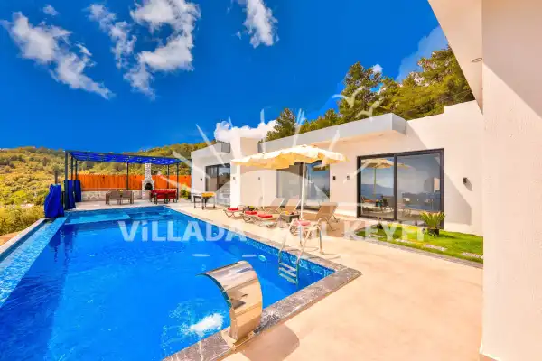 Villa Karnaval Kalkan İslamlar | Korunaklı Havuzlu Balayı Villası