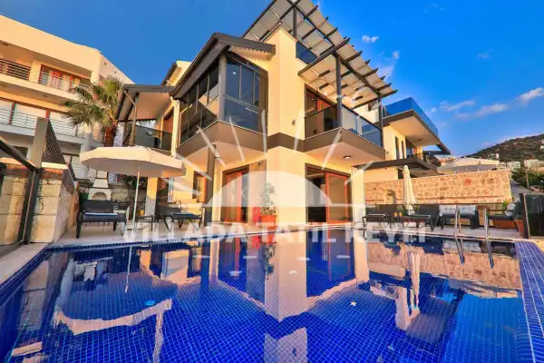 Villa Rainbow Plus